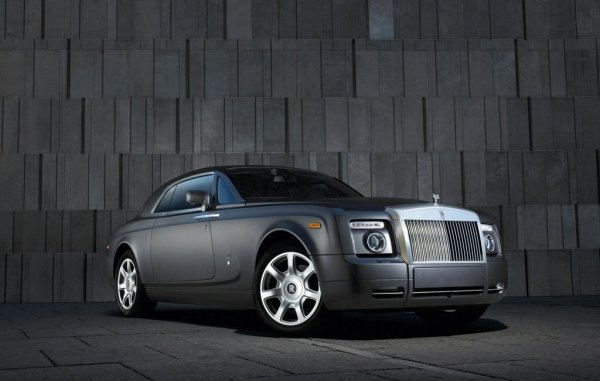 Rolce Royce Phantom Coupe.